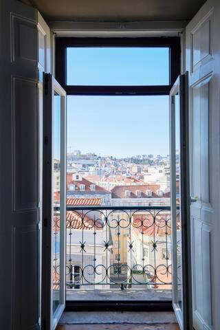 Central & Calm With Great View Lisboa Dış mekan fotoğraf